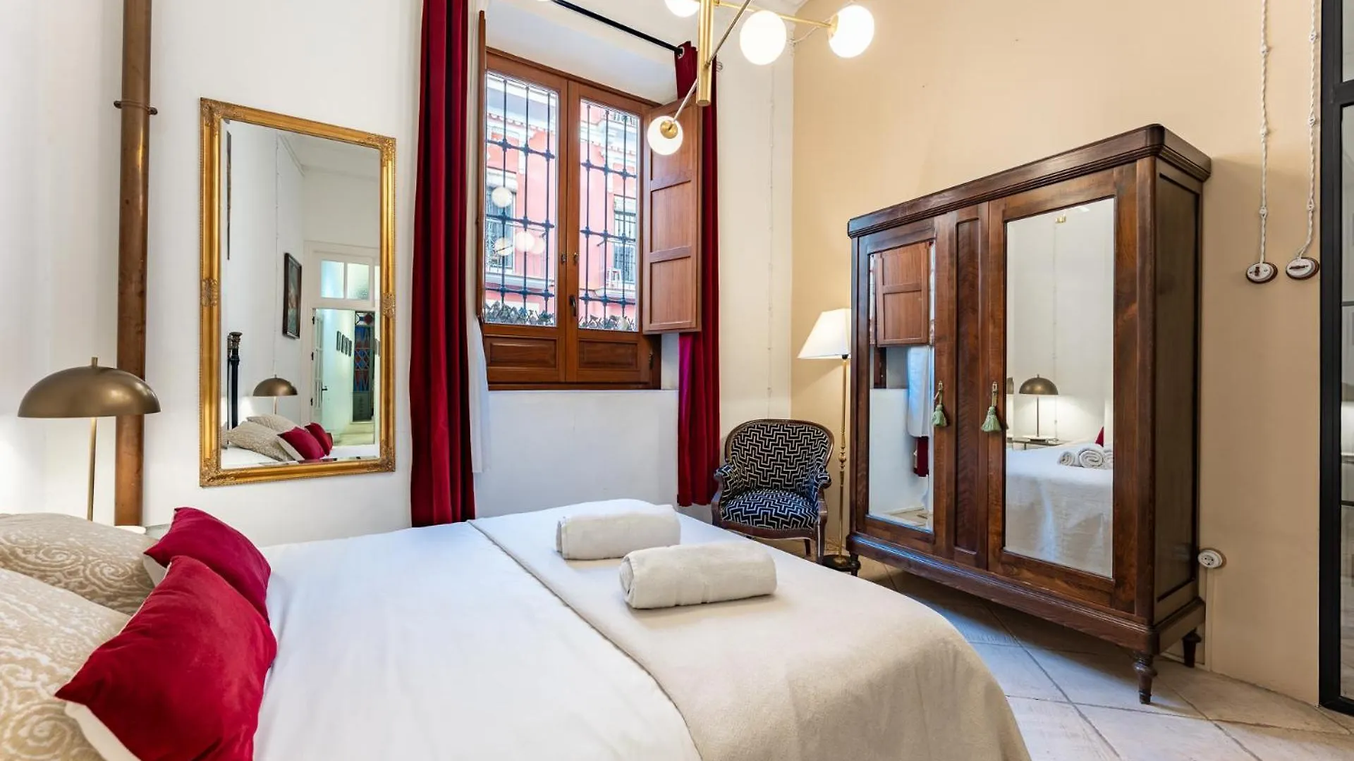 Teatro Suites Malaga Apartment